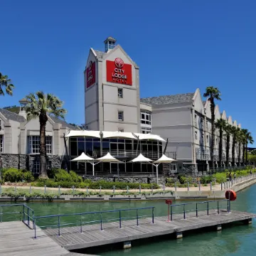 City Lodge Hotel V&A Waterfront Отели рядом с достопримечательностью «Международный конгресс-центр Кейптауна»