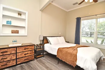 Private Studio on the Bike Trail Hotels near Publix Super Market at West Point Commons