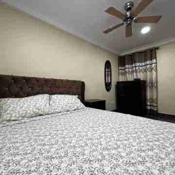 Modern 2-Bedroom Apartment Near Beach - Rose Villa Accra Suite F3 Rooms