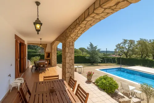 Ca la Goyi: swimming pool, games room, petanque, table soccer, ping-pong... All in one. Hotels in Caldes de Malavella