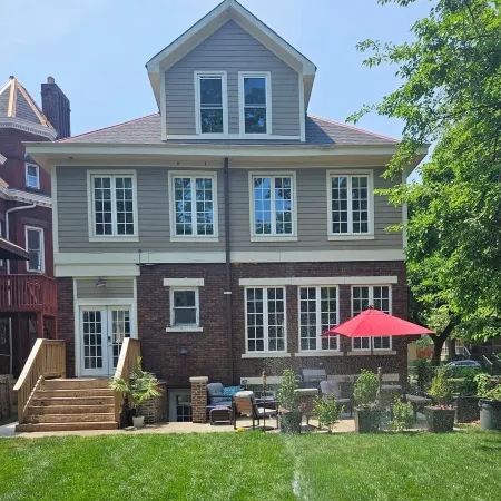 Charming Historic Retreat in the heart of Old Town East - Walk to Downtown.