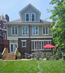 Charming Historic Retreat in the heart of Old Town East - Walk to Downtown.