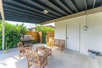 Charming Family Retreat in Miami: 10 Min from Miami International Airport