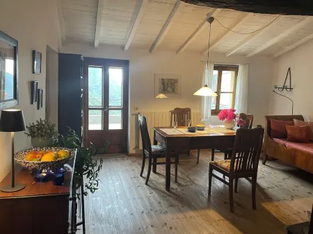 Gemütliches Haus mit Blick zum Meer Отели в г. Molini di Triora