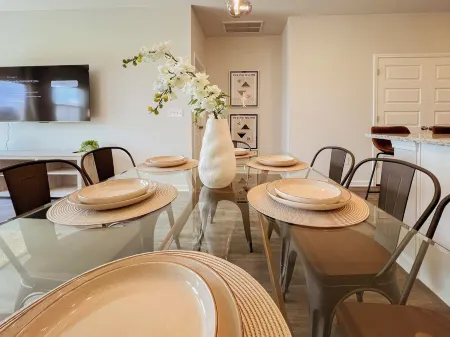 Charming 3-bedroom townhome with AC, WiFi in welcoming Myrtle Beach