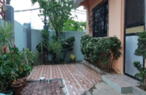 Nini's Little Room in Sorsogon City 索索貢酒店