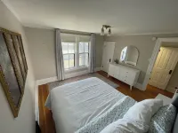 Downtown Renovated Beauty Greater Des Moines Botanical Garden附近的飯店