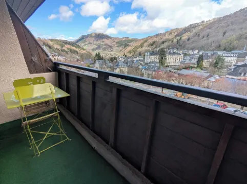 4-person apartment with balcony and beautiful view