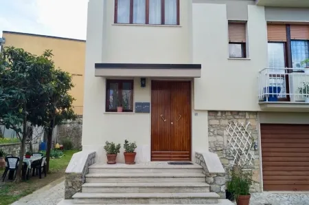 2-bedroom apartment in classical Tuscan style