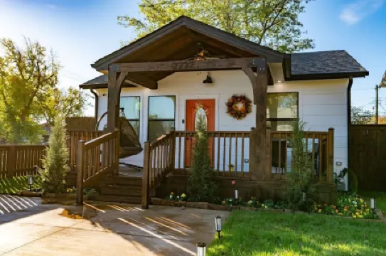 Kendall Whittier TU, Downtown