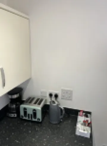 Feel Comfy Apartment.Our modern apartment is located in the heart of Dartford