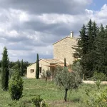 Petite Maison de Pierres au Coeur des Champs Hotels in Lagnes