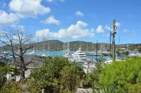 Falmouth Beach D2 lovely ocean view Hotel di Liberta