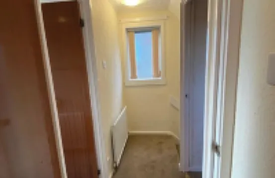 Dunfermline, 2 bedroom home with on-street parking