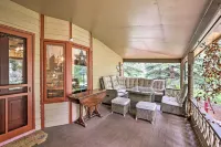 Family Home in Georgetown Walk to Town and Railroad - 3-Star