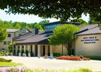 Bolger Hotel and Conference Center - Parking