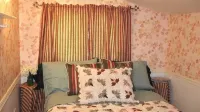 Cozy Cabin w Lake View. Book Now for Fall. Pumpkins, Apples, Campfire. Pets ok!