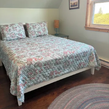 Waterfront Cottage Rental - Hardingdale Cottage