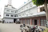 Kalyan Tourist Home Hotels near Shaan's Dormitory