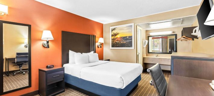 Days Inn by Wyndham Elko Hotels in Elko