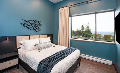 The Intrepid Duluth Hotels near Tweed Museum of Art