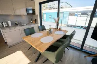 Schönes Hausboot in Höxter Hotels near Forum Jacob Pins Kunstverein eV