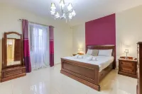 St James the Traditional 4-Bed Townhouse in Sliema - Beach