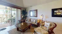 Beautifully decorated Penthouse overlooking WAIKOLOA Beach golf course