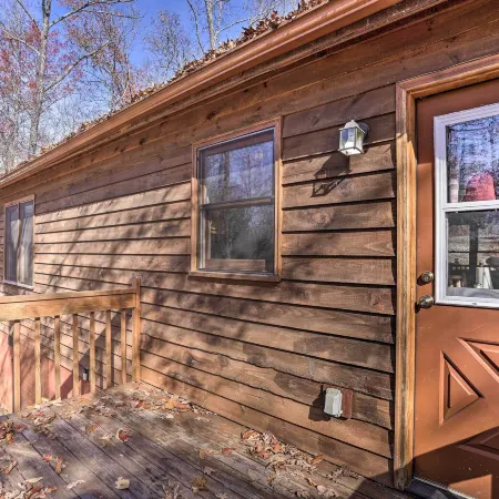 'Serenity Cabin' w/ Furnished Deck