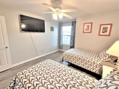 Comfortable & Quiet Home Near Beach, Mayo, walk to Shopping Great for long stays Hotels near Ribault Club