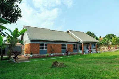 Kandez Holiday Home Hotel a 