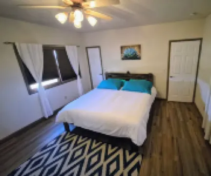 Inviting & Spacious~ Balcony~Propane Fire Pit~BBQ