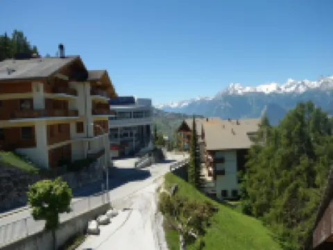 Apartment for 10 in Veysonnaz