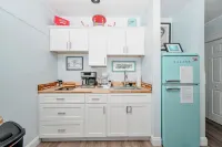 Tranquil condo 129 with AC in charming Cedar Key