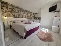 Indy's Beach Apartments- Studio Apartment with Patio and Sea View - 3 stjerner