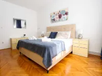 Apartment Kosor - Three Bedroom Apartment with Terrace and Sea view Отели в г. 