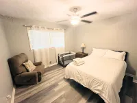 Spacious 4 BR 3 Full Bath House Near Airport & Shopping!