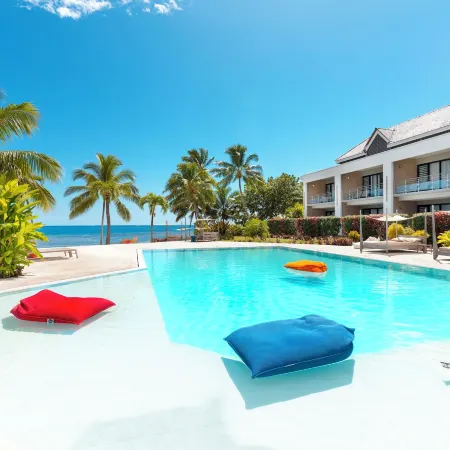 Cook's Bay Hotel & Suites
