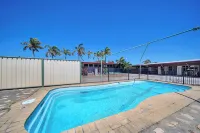 Shell Motel (Pearly Shell Motel) Hotels in Bowen