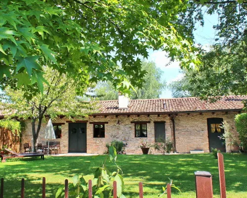"Artuico" with garden in the castle Hotels in Strassoldo