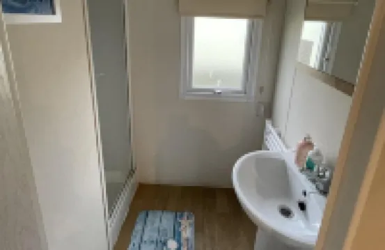 Caravan - Sleeps 10 - Pet Friendly - Parking