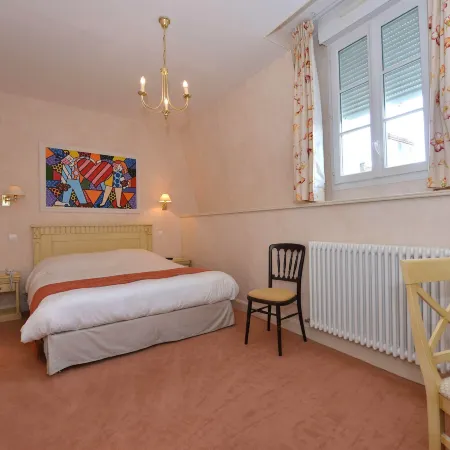 Hotel Castel Jeanson Отели в г. Аи
