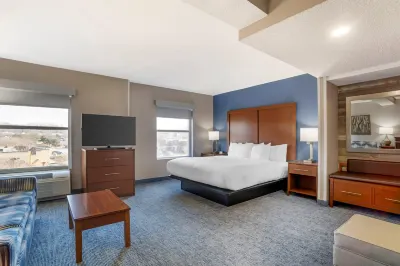 舒適套房飯店 - 近伯克戴爾村 - 亨特斯維爾 Central Park in Skybrook (Skybrook Resident only)附近的飯店