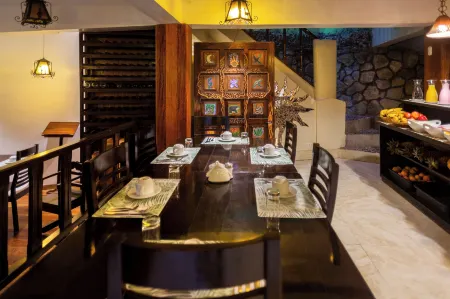 Gringo Bill's Boutique Hotel Отели рядом с достопримечательностью «Temple of the Three Windows»