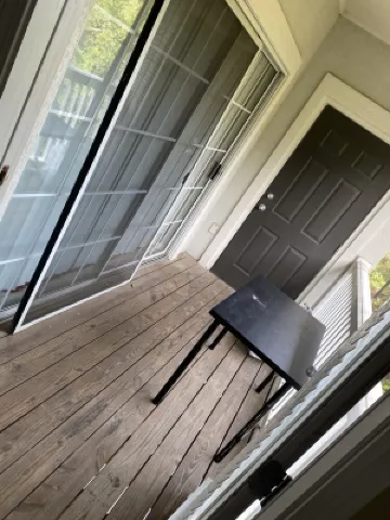 Cozy Two Bedroom Apartment W/ Balcony