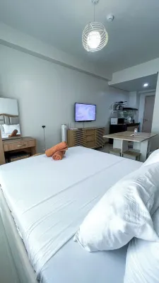 A Simple Yet Cozy Studio Hotels near Tagbak Bus Terminal