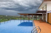 The Tanisi Hotels and Resorts, Candolim - Infinity Pools