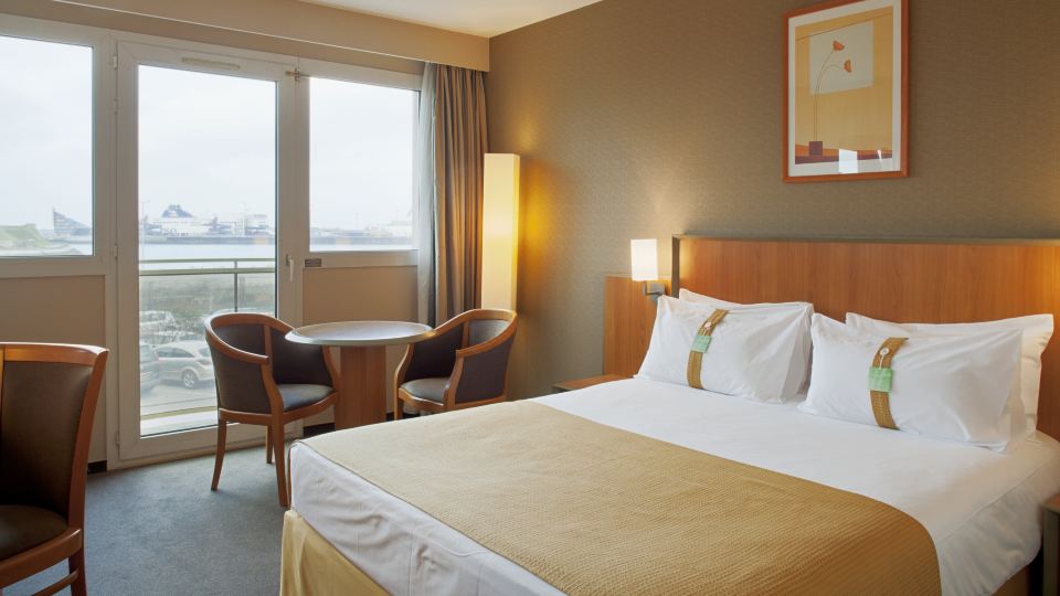 Holiday Inn Calais - Centre Car Ferry by IHG