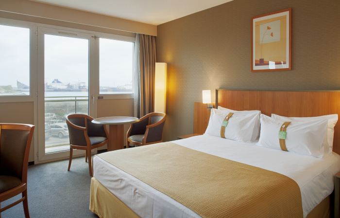 Holiday Inn Calais - Centre Car Ferry by IHG