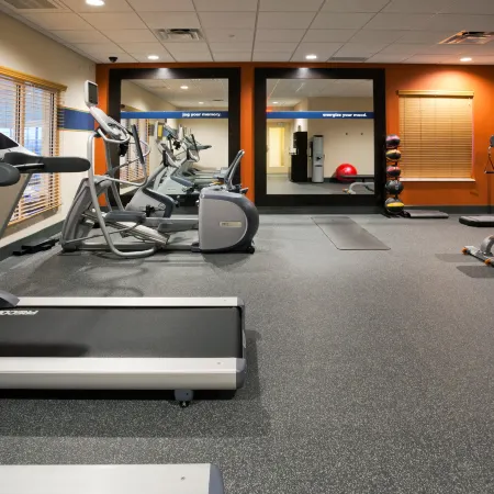 Hampton Inn & Suites Minot Airport